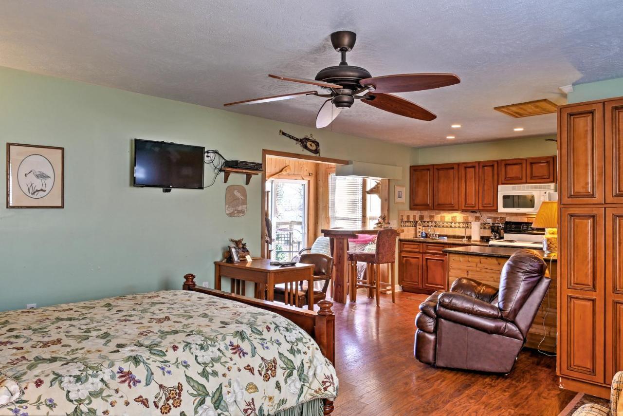 Paradise Cove Cabin With Boathouse And Dock Guntersville Ngoại thất bức ảnh