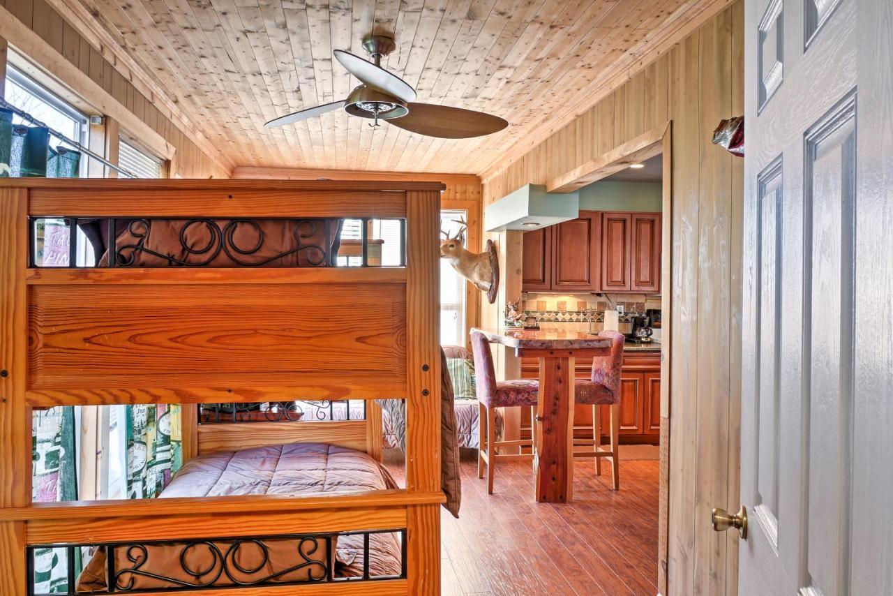 Paradise Cove Cabin With Boathouse And Dock Guntersville Ngoại thất bức ảnh